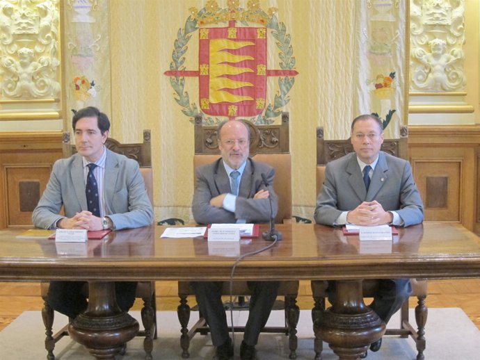 Jesús Enríquez (I), León de la Riva (centro) y Alfredo Blanco (D)