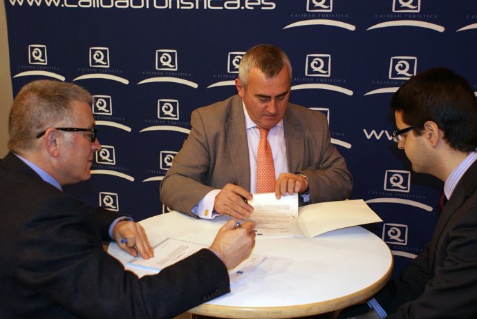 Firma de acuerdo de colaboración