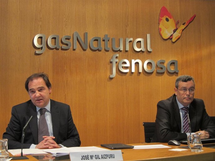 El dtor gnral de Gas Natural Distribución, J.M.Gil Aizpuru y A.Membrillo