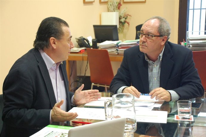 Reunión entre Agustín Rodríguez (UPA) y Juan Cornejo (PSOE-A)