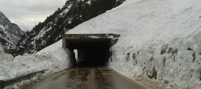 Los vehículos pueden de nuevo circular