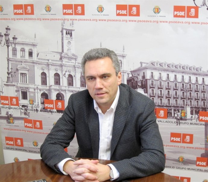 El portavoz del Grupo Municipal Socialista, Javier Izquierdo