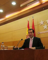 Victoria respeta la dimisión del decano de la UPM pero destaca la necesidad de "ajustar gastos e ingresos"