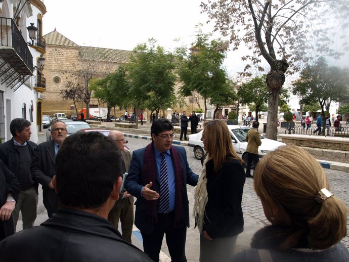 Diego Valderas, durante su visita a Osuna