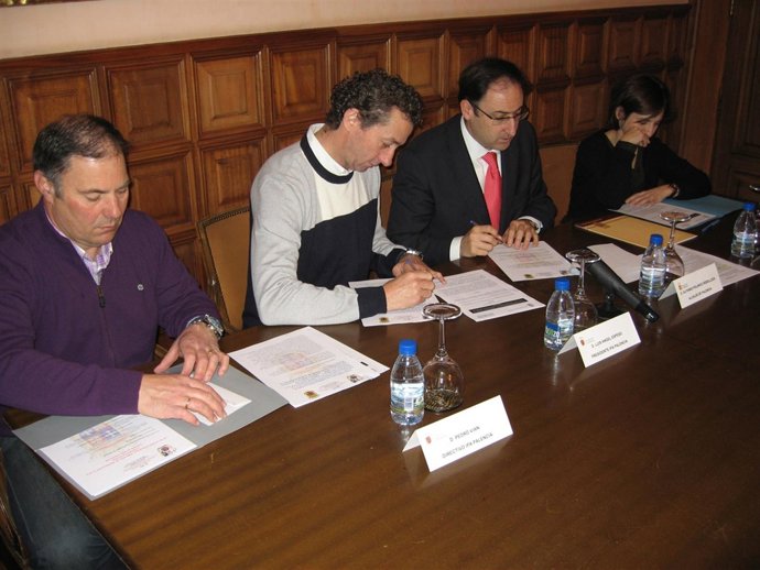 Polanco firma el convenio con IPA