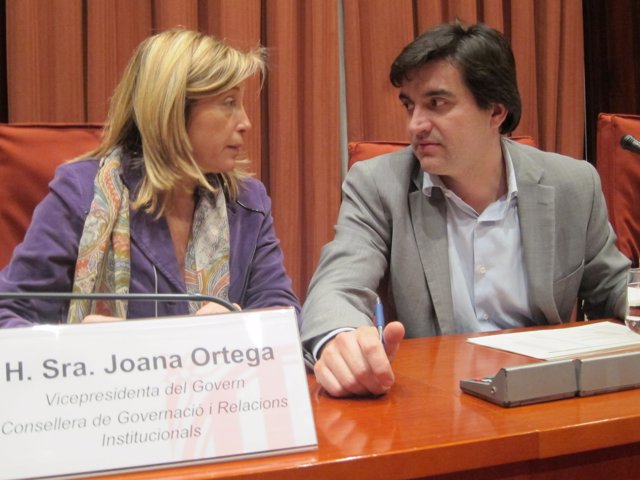 La vicepresidenta Joan Ortega y el diputado Sergi Sabrià (ERC)