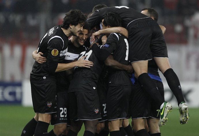 El Levante celebra su pase a octavos