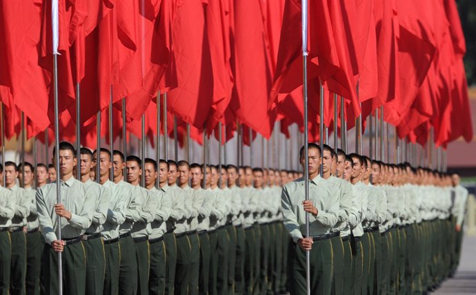 Chinos Celebrando El 62 Aniversario De China