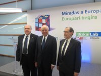 González defiende transformación "radical" del sistema financiero