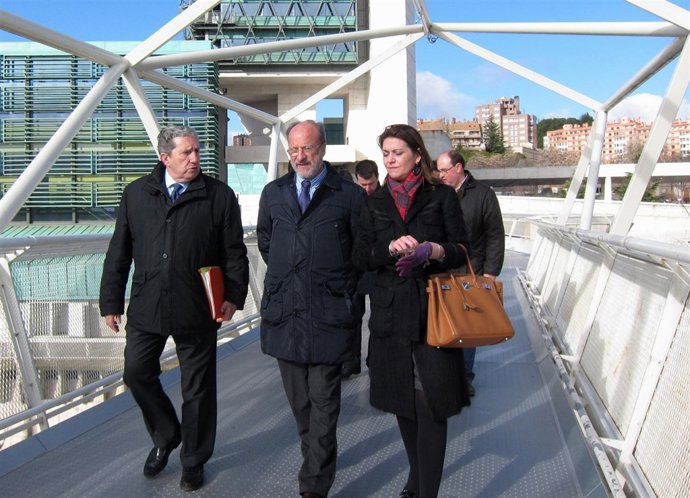 Visita municipal a la pasarela del Museo de la Ciencia