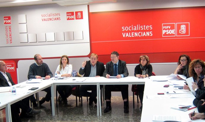 Ximo Puig en una reunión del área municipal del PSPV