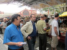 Joan Pascual Y Raimond Blasi En La Inauguración Del Mercat De Sant Antoni