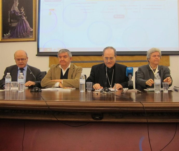 Asenjo presenta la Guía de Acción Social de la Iglesia en Andalucía