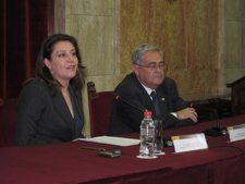 Crespo, en rueda de prensa en Almería junto a García Lorca