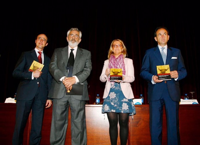 Empresa Pagés y Fundación Cajasol presentan un libro