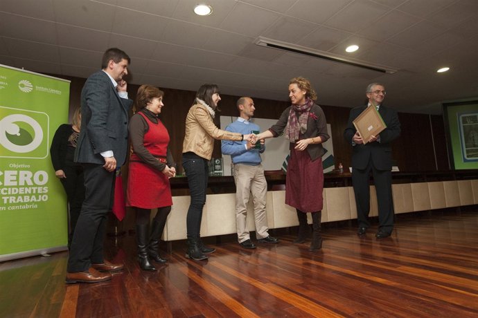 Entrega de certificaciones del proyecto 'Objetivo cero accidentes'
