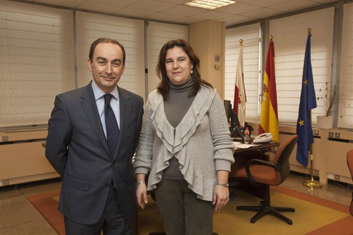 Reunión de Miguel Ángel Serna y la alcaldesa de Cabezón, Esther Merino