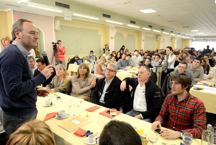 Fabra preside un almuerzo del PP de la comarca del Camp de Turia