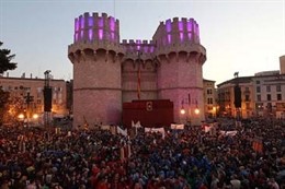 Imagen de archivo de las Torres de Serranos durante la Crida