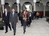 Gracia afirma que el Parlamento debe servir "para curar algunas de las enfermedades que tiene nuestra sociedad"