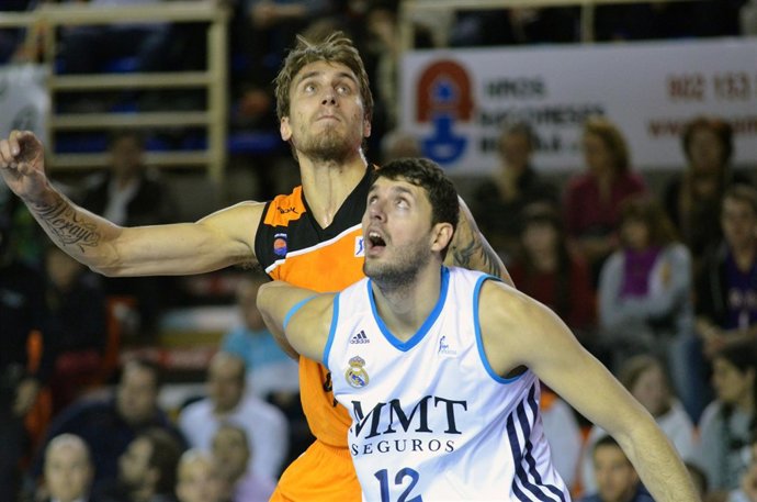 El Fuenlabrada no aguanta al líder Real Madrid