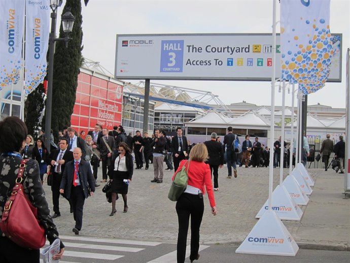 Visitantes En El Mobile World Congress