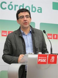 Jiménez (PSOE-A) destaca la caída "de más de once puntos" del PP-A en el sondeo de Cepes-A respecto al hecho hace un año