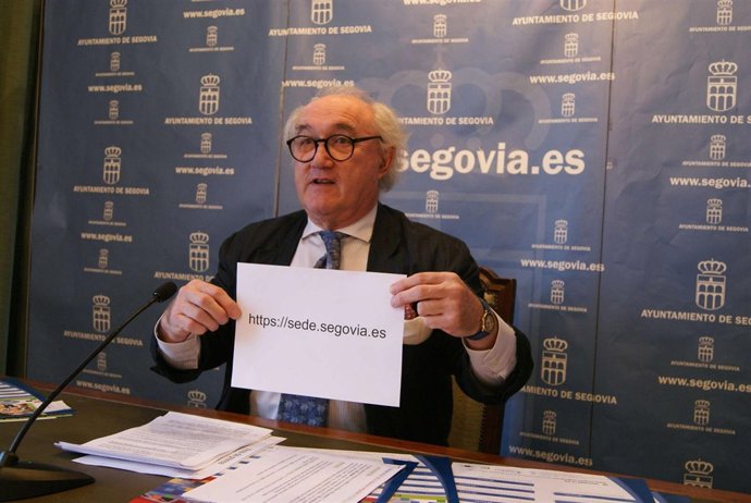 Giráldez presenta la sede electrónica municipal