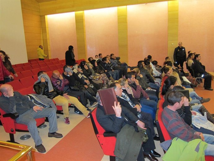 Los 50 acusados en macrojuicio por fraude en Granada