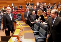 Del Bosque se compromete a "seguir defendiendo" a CyL y elogia su crecimiento en estos 30 años