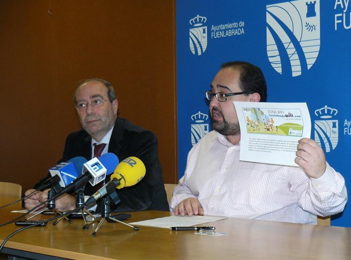 El concejal de Empleo, Óscar Valero, y el alcalde, Manuel Robles