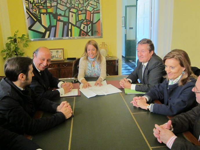 Firma Del Acuerdo Entre El Gobierno Central Y Al Ayuntamiento De Cáceres