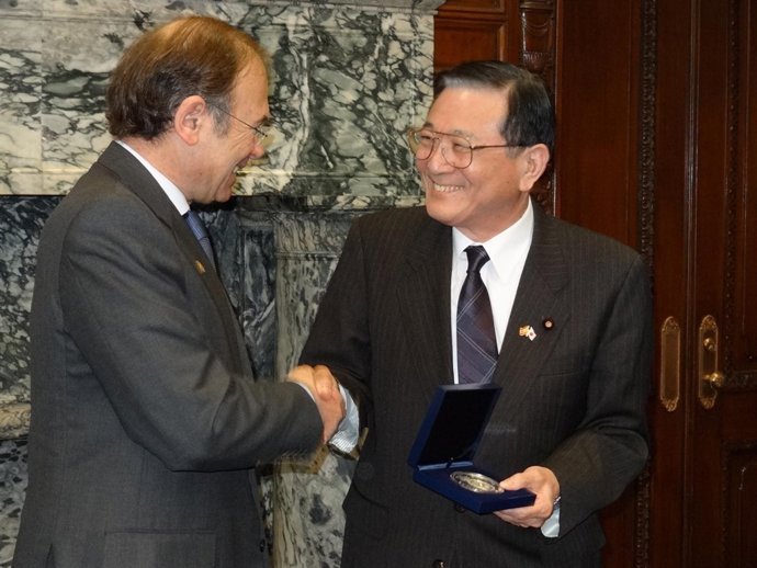 García-Escudero con Kenji Hirata, Presidente de la Cámara de Consejeros de Japón
