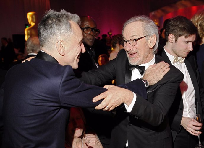Day-Lewis abraza a Steven Spielberg 