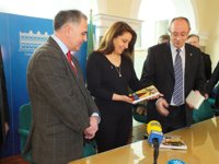 Crespo ve un "error garrafal" que la Junta de Andalucía "convierta" el 28F en una "confrontación" contra el Gobierno