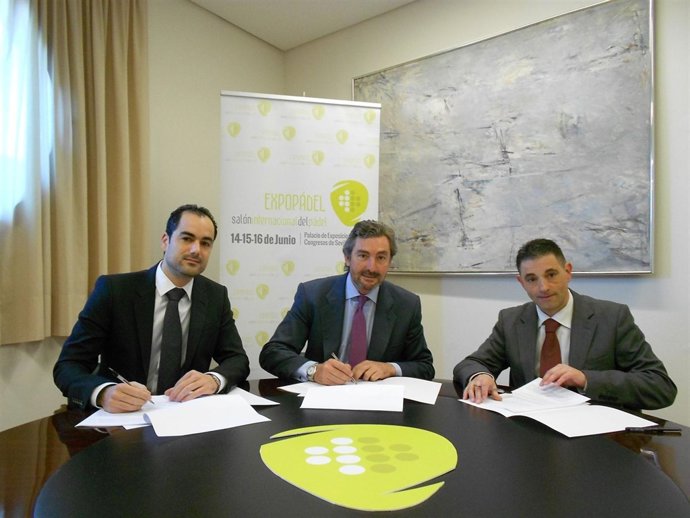 Firma para celebrar Expopádel en Fibes