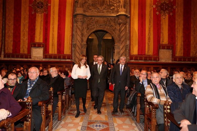 Susana Díaz, junto a Xavier Trias, preside el acto del 28F en Cataluña