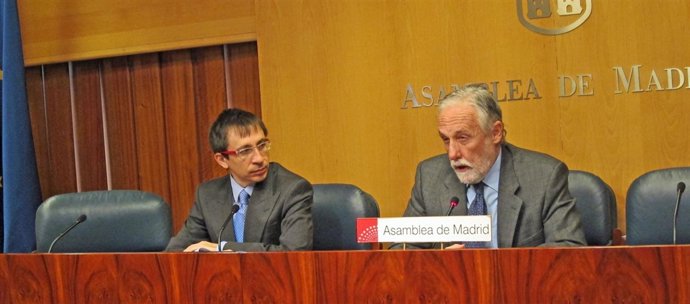 Ramón Marcos y Luis de Velasco, en la rueda tras la Junta de Portavoces