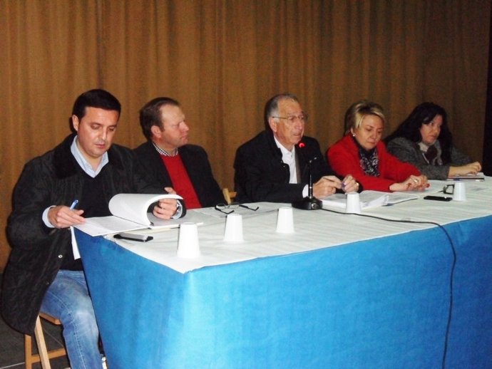 Gabriel Amat (PP) se reúne en Rágol