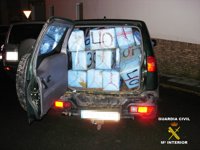 Detienen a dos hombres acusados de introducir en la provincia más de 1.000 kilos de hachís