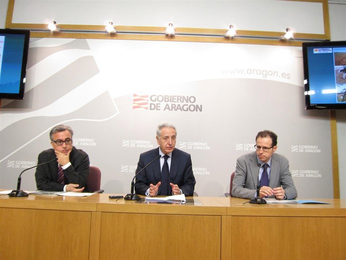 Javier Rincón, Modesto Lobón y Jesús Nogués en la rueda de prensa este martes