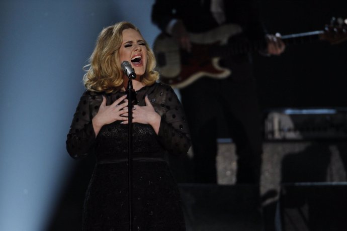 Adele Durante Su Actuación En Los Grammy 2012