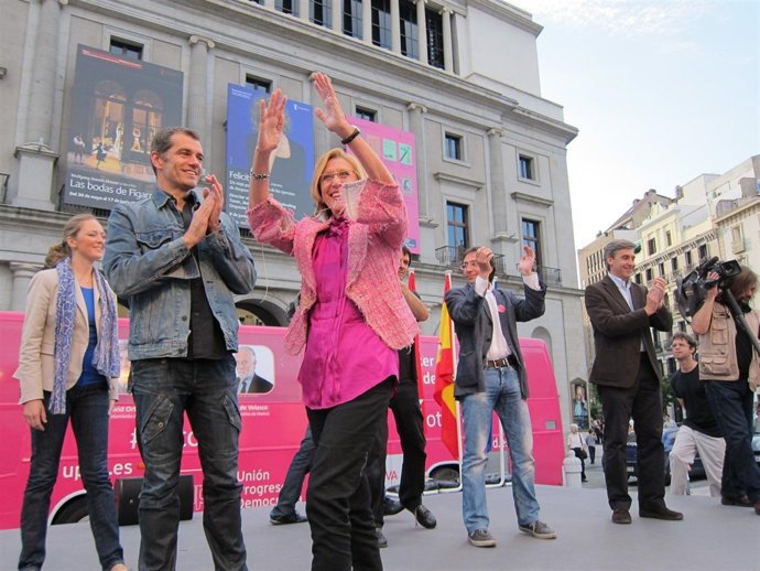 Toni Cantó Y Rosa Díez En Un Acto De Campaña De Upyd