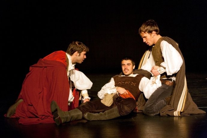 Una de las escenas de la obra de teatro 'Romeo'.