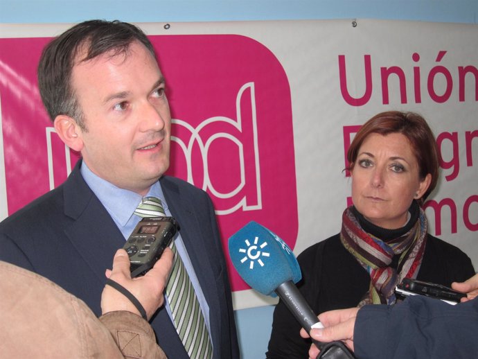 Herrán y Rodríguez (UPyD), en declaraciones a los medios en Almería