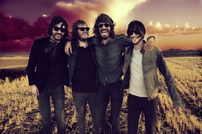 Imagen promocional del grupo Mucho