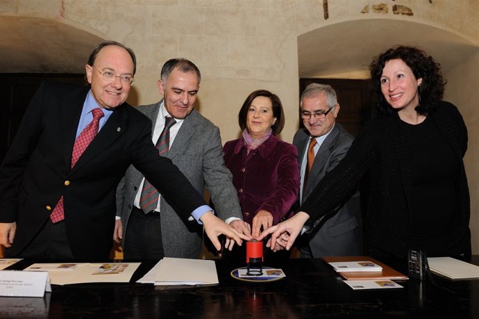 Presentación sello del Milenio         