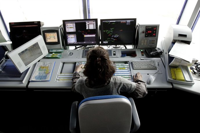 Torre De Control, Controladores Aéreos