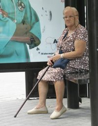 Economía/Debate.- El Congreso insta al Gobierno a reformar las pensiones para acercar edad legal y real de jubilación