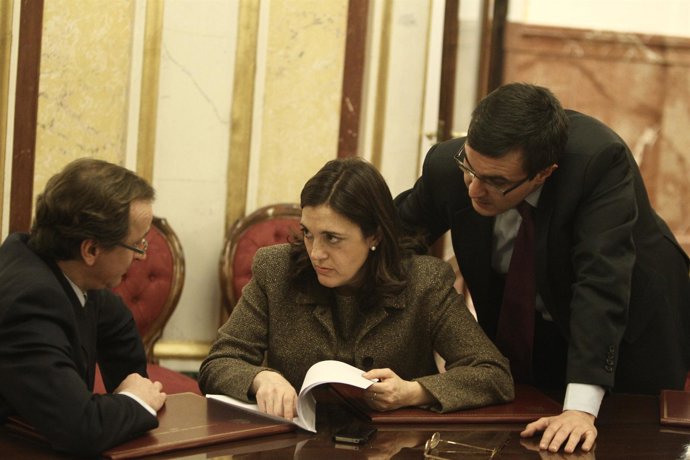 Soraya Rodríguez (PSOE) y Alfonso Alonso (PP) en el Congreso